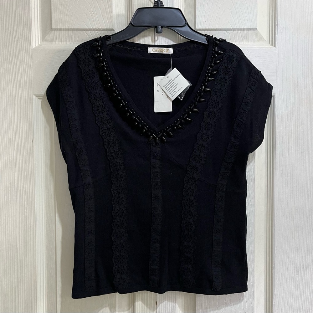 Caprice Cap Short Sleeves Top in Size Small